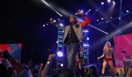 新瓜最新爆料演唱会视频,演唱会现场燃情瞬间，精彩瞬间回顾